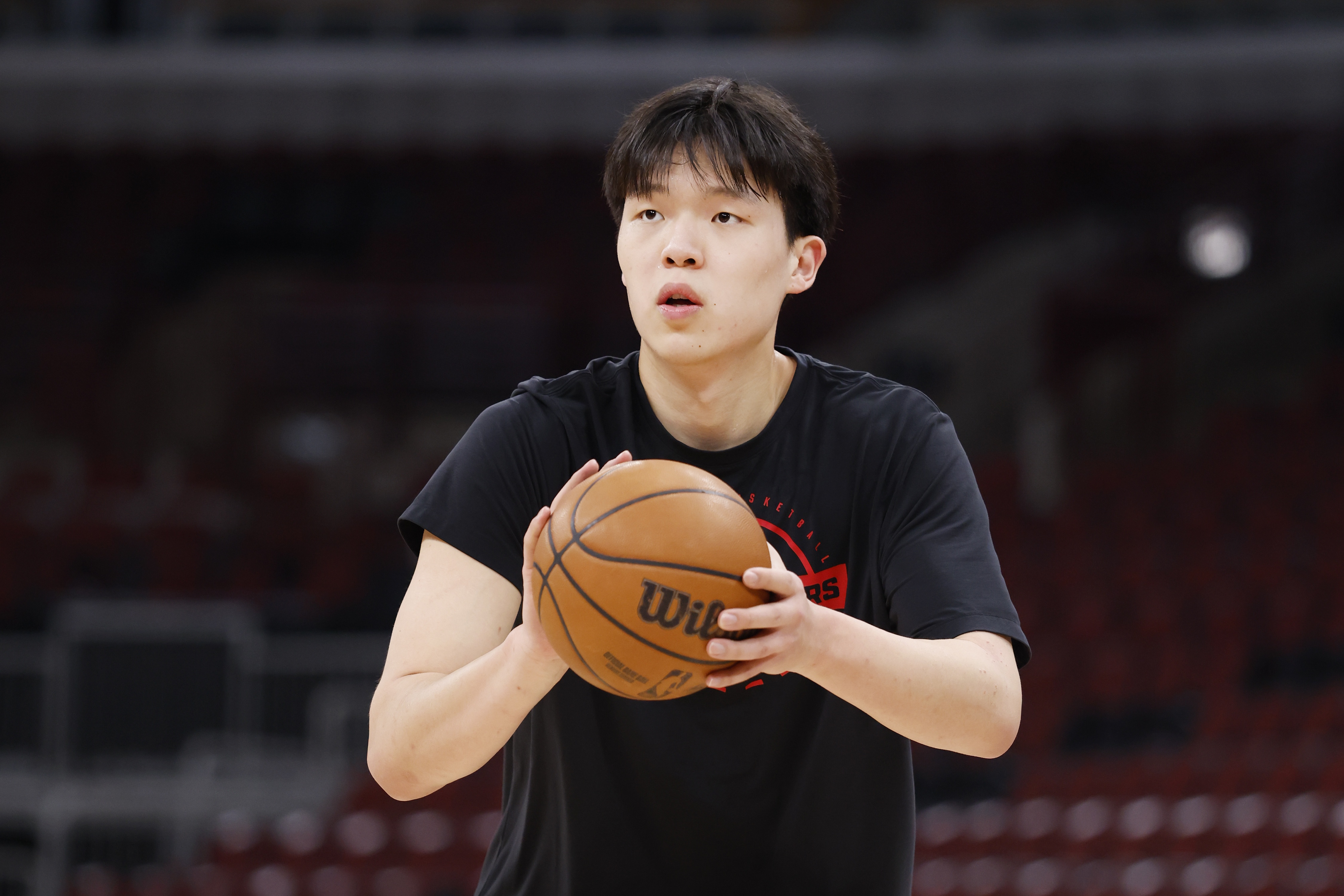 开云官方-媒体人：杨瀚森下赛季需要争取到一个稳定轮换 未来才能留在这里